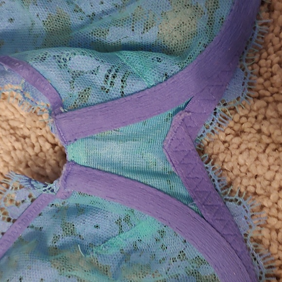 💐 EUC Victoria's Secret Unlined Eyelash Lace Underwire Bra, Mermaid Colors, 34 - Picture 6 of 8